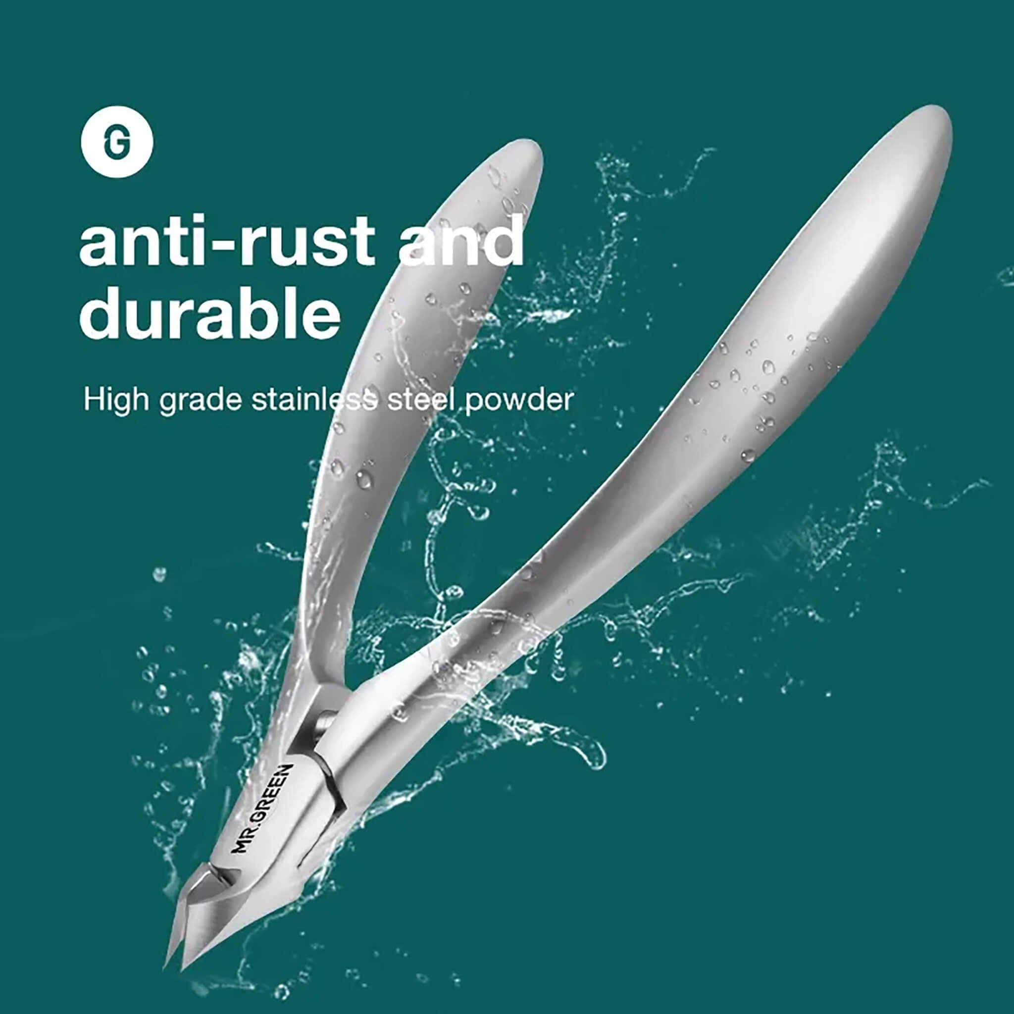 Pince à cuticules MR.GREEN en acier inox anti-rouille, lavable; éclaboussures d’eau illustrant durabilité et entretien facile.