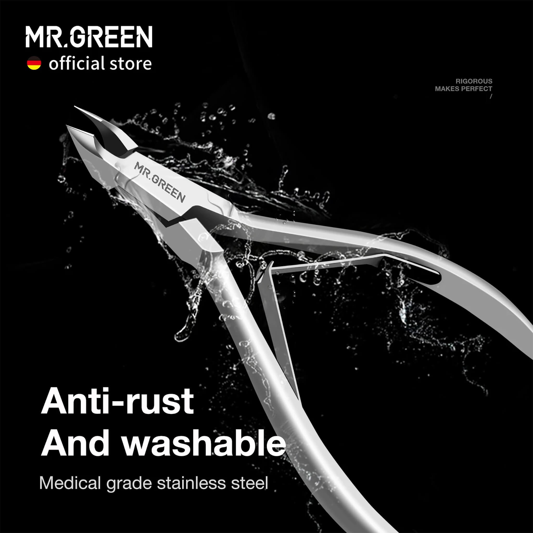 Tronchese per cuticole MR.GREEN in acciaio inox grado medicale; antiruggine e lavabile, tagli netti su sfondo nero con acqua.