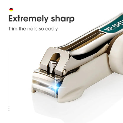 Close do cortador de unhas MR.GREEN com lâminas de aço inox extremamente afiadas; cortes rápidos e precisos com menos esforço.